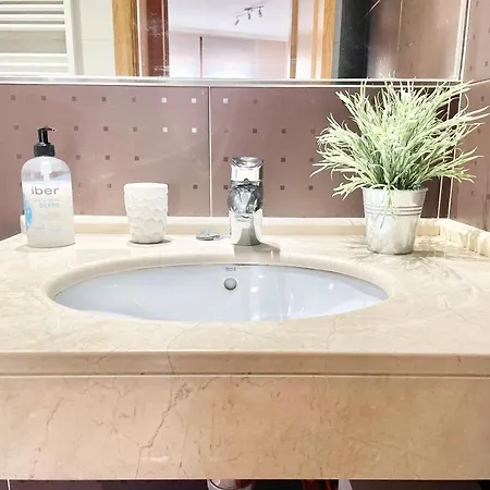 El Carbayu Con Garaje Privado * اوفيدو