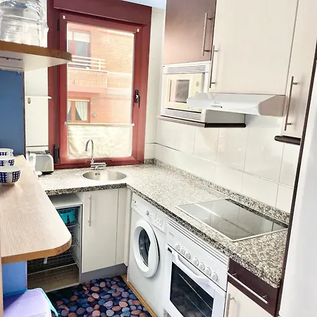 El Carbayu Con Garaje Privado شقة