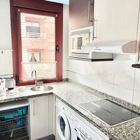 El Carbayu Con Garaje Privado شقة